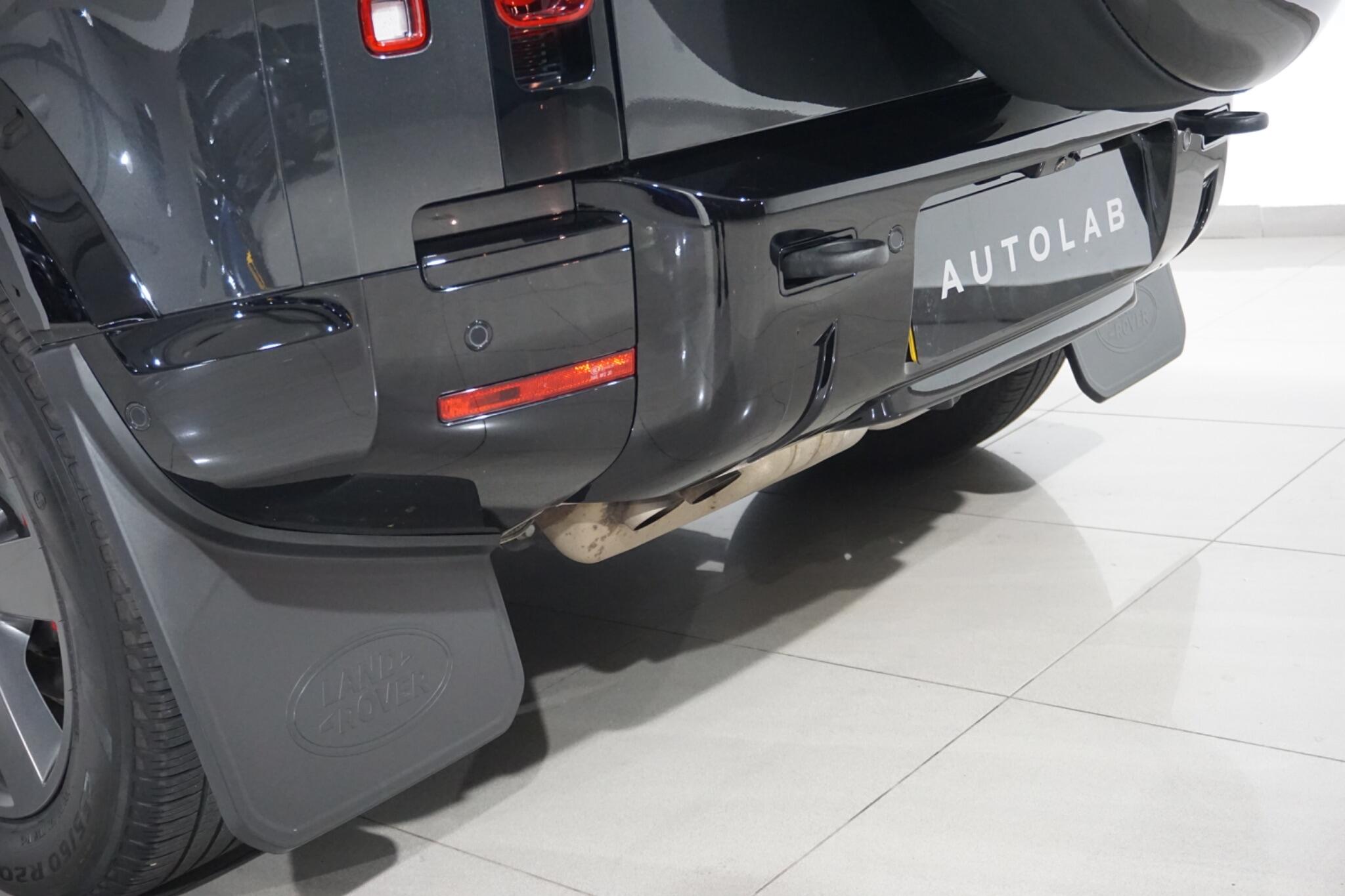Land Rover Defender 110 3.0 D300 MHEV X-Dynamic HSE Hard Top SUV Auto 4WD MWB Euro 6 (s/s) 5dr